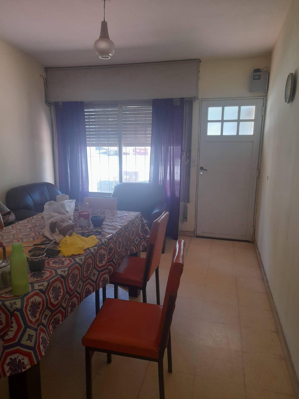 VENDO CASA EN BARRIO ALBERDI