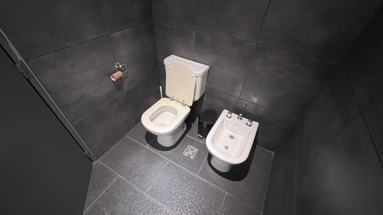 LOCAL con OFICINAS y DEPÓSITO, muy FÁCIL ACCESO - General PAz - Pueyrredón