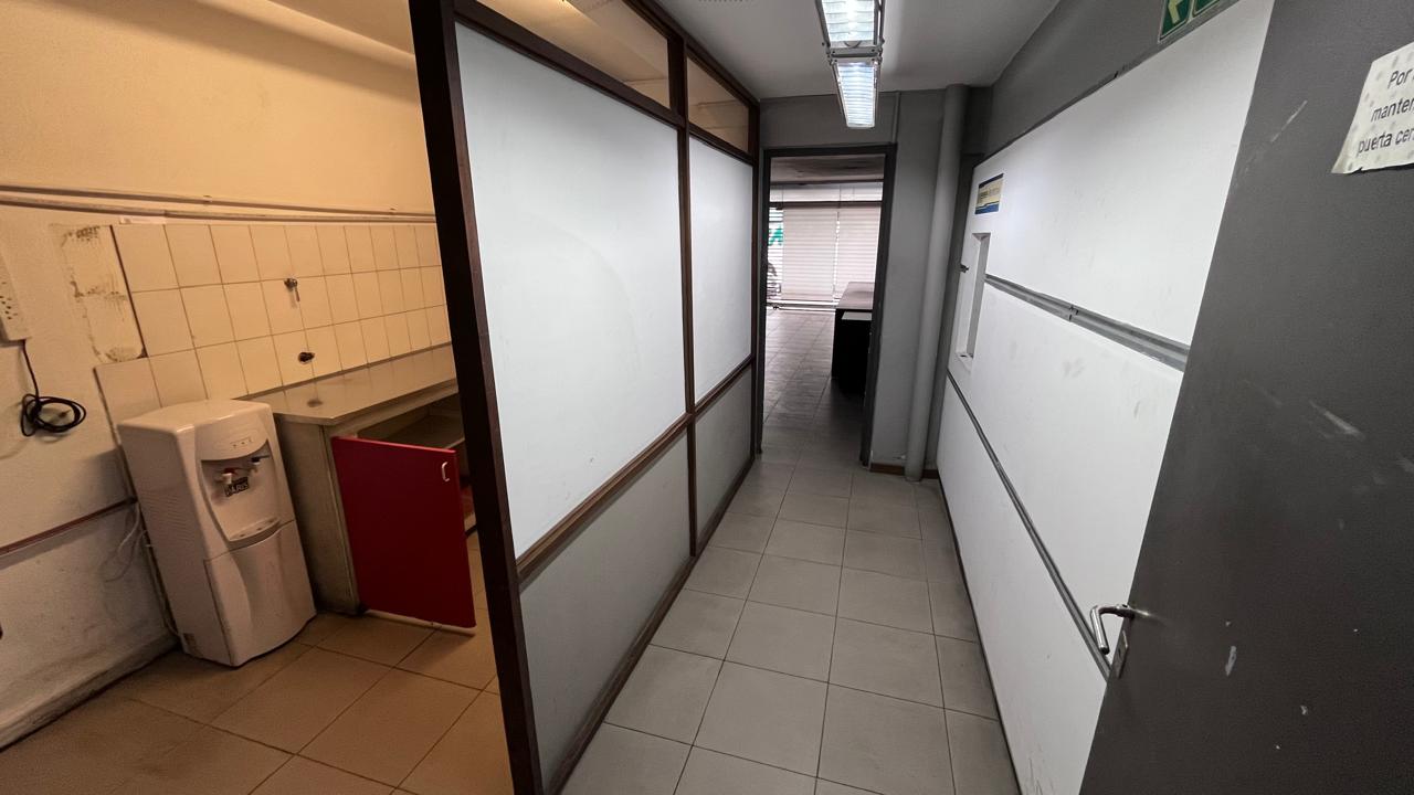 LOCAL con OFICINAS y DEPÓSITO, muy FÁCIL ACCESO - General PAz - Pueyrredón