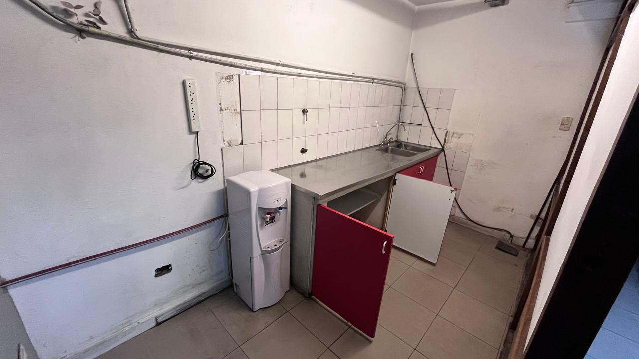 LOCAL con OFICINAS y DEPÓSITO, muy FÁCIL ACCESO - General PAz - Pueyrredón