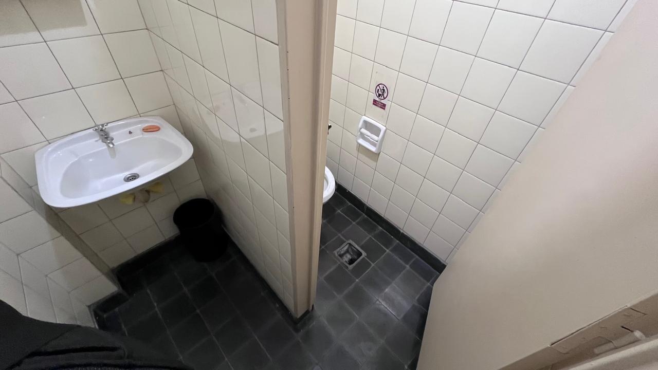 LOCAL con OFICINAS y DEPÓSITO, muy FÁCIL ACCESO - General PAz - Pueyrredón