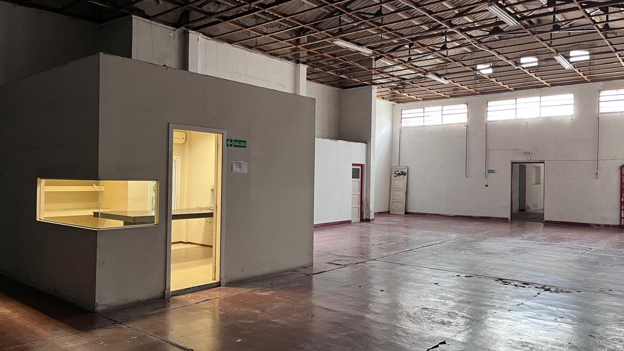LOCAL con OFICINAS y DEPÓSITO, muy FÁCIL ACCESO - General PAz - Pueyrredón