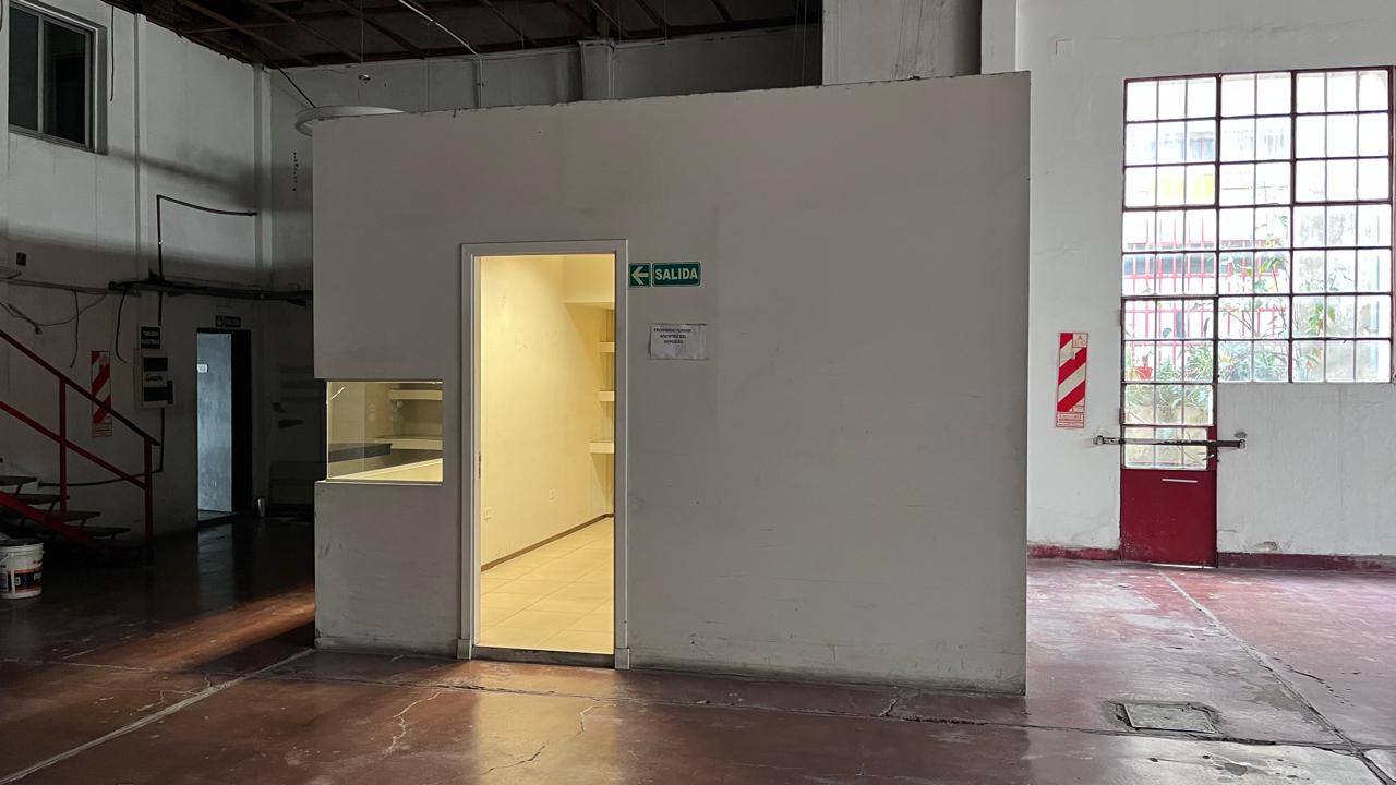 LOCAL con OFICINAS y DEPÓSITO, muy FÁCIL ACCESO - General PAz - Pueyrredón