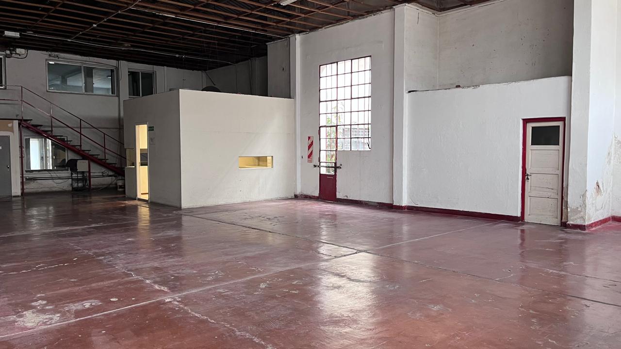 LOCAL con OFICINAS y DEPÓSITO, muy FÁCIL ACCESO - General PAz - Pueyrredón