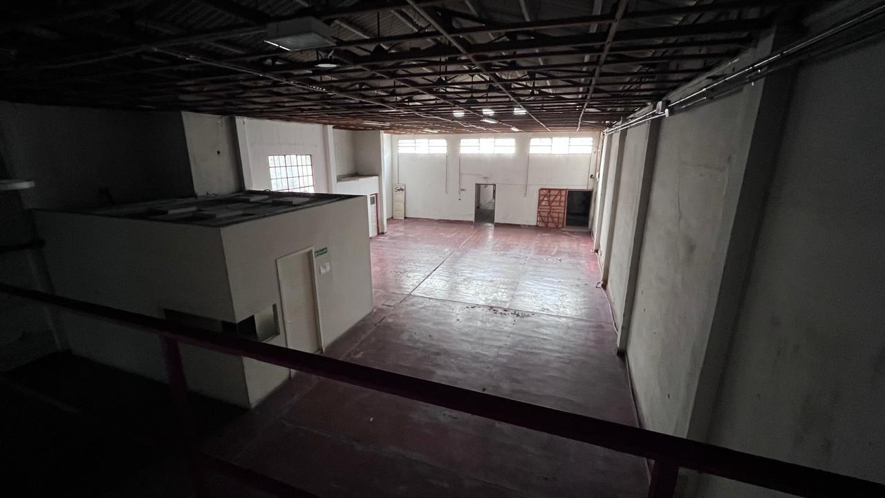 LOCAL con OFICINAS y DEPÓSITO, muy FÁCIL ACCESO - General PAz - Pueyrredón