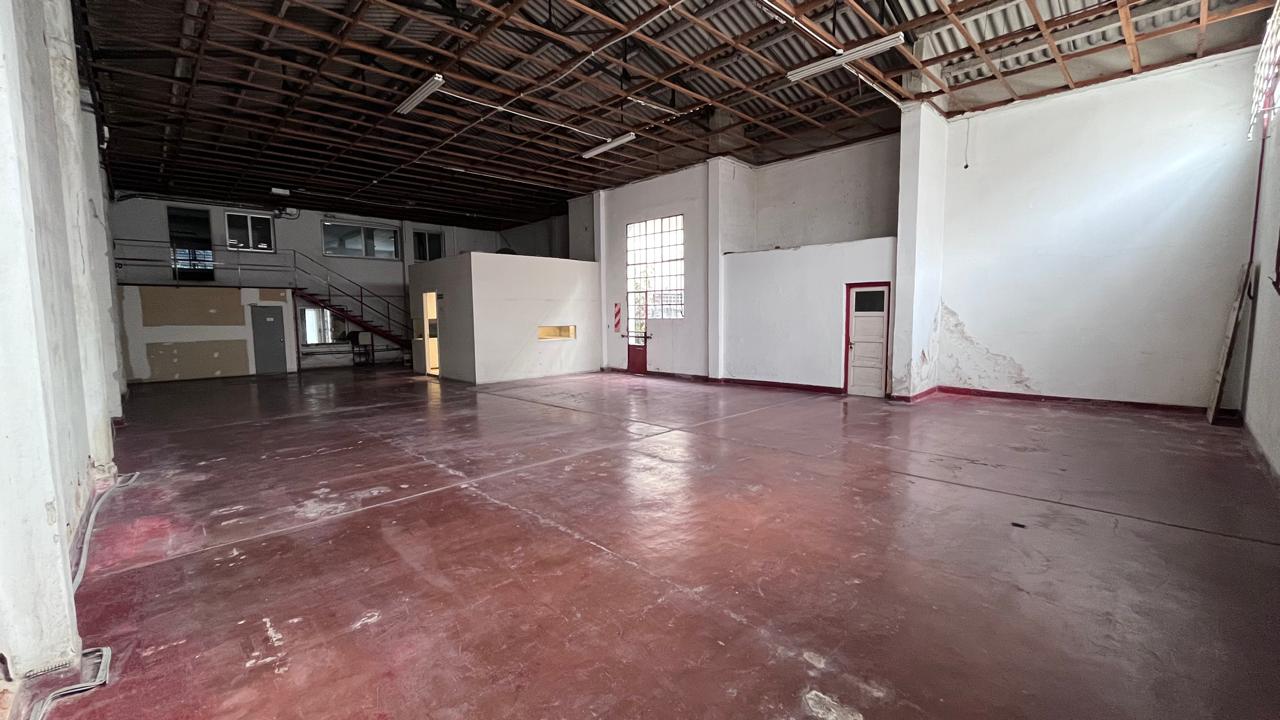 LOCAL con OFICINAS y DEPÓSITO, muy FÁCIL ACCESO - General PAz - Pueyrredón
