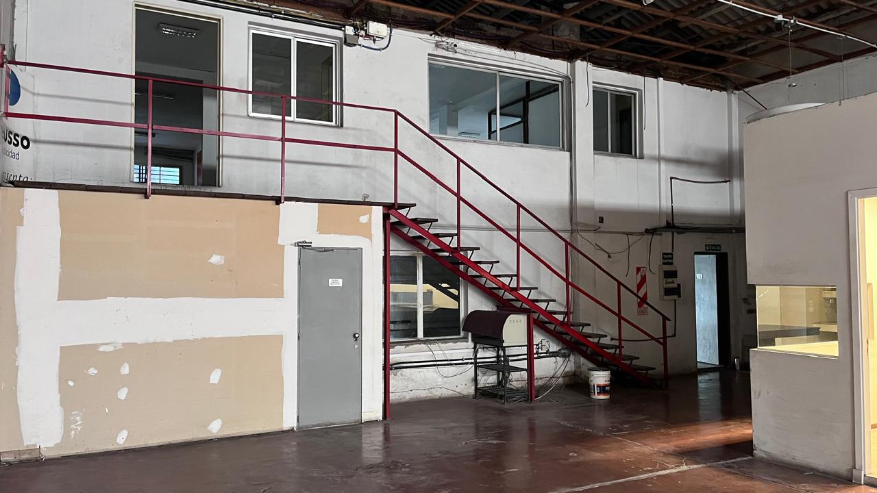 LOCAL con OFICINAS y DEPÓSITO, muy FÁCIL ACCESO - General PAz - Pueyrredón