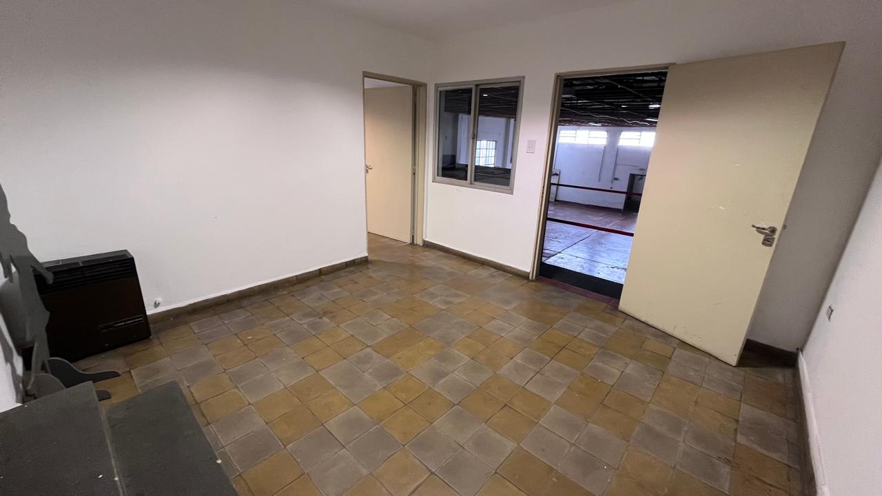 LOCAL con OFICINAS y DEPÓSITO, muy FÁCIL ACCESO - General PAz - Pueyrredón