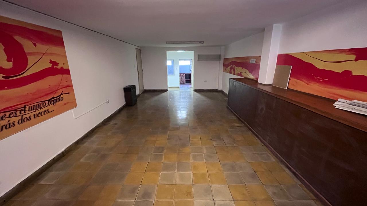 LOCAL con OFICINAS y DEPÓSITO, muy FÁCIL ACCESO - General PAz - Pueyrredón
