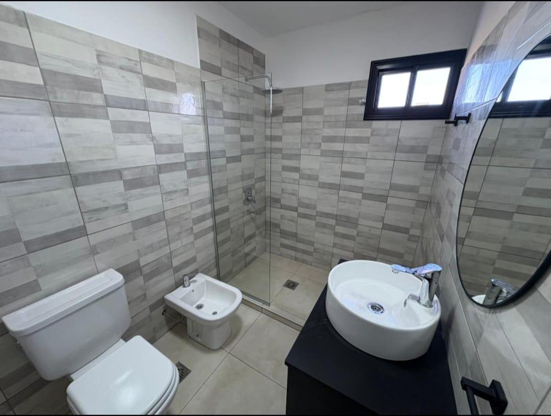 CASA  EN VENTA  2 DORMITORIOS -A ESTRENAR- COLONIA TIROLESA. APTO CREDITO