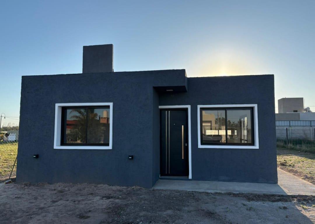 CASA  EN VENTA  2 DORMITORIOS -A ESTRENAR- COLONIA TIROLESA. APTO CREDITO
