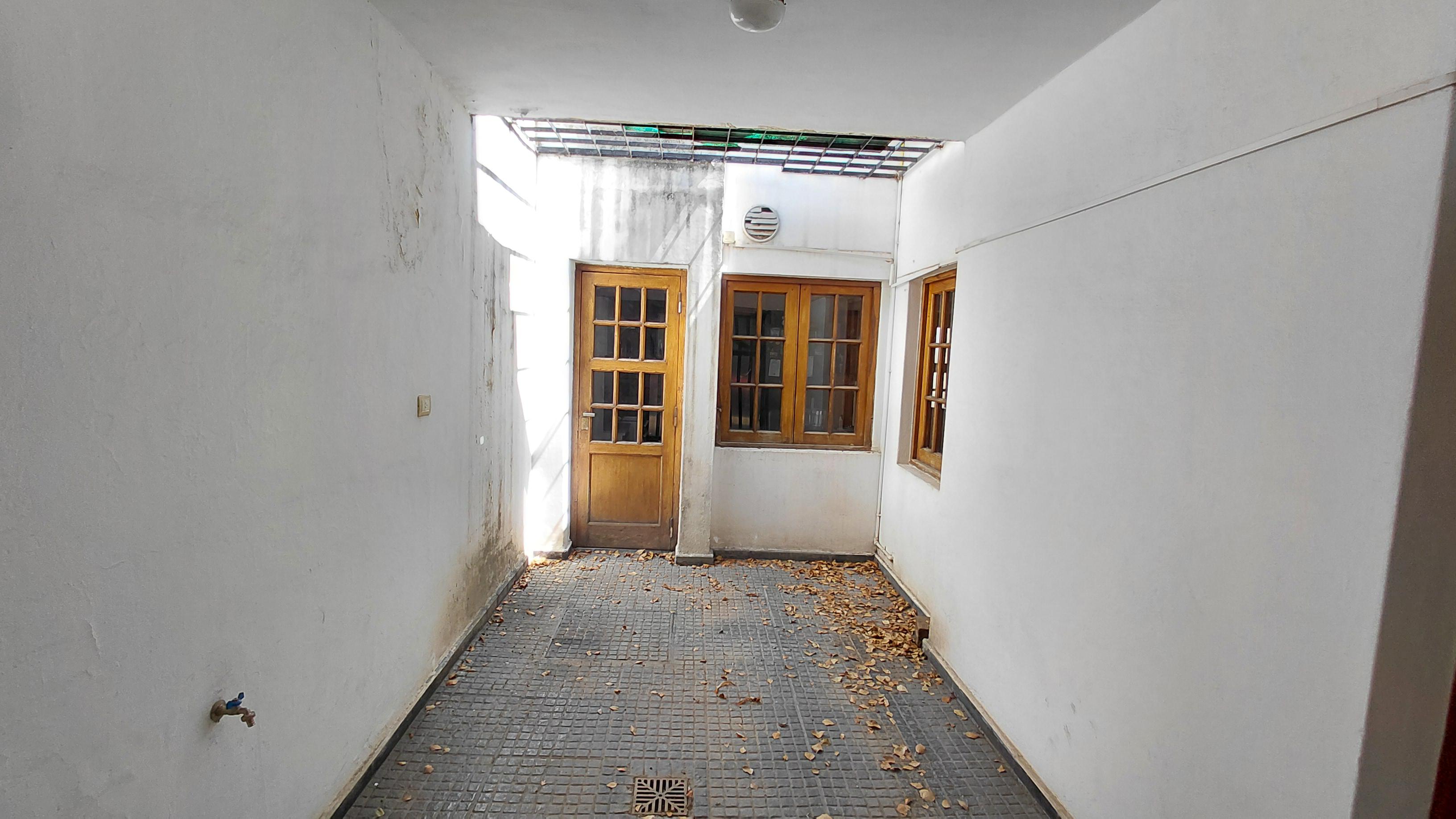 SALVATIERRA VENDE - CASA DE DOS DORMITORIOS-BARRIO JUNIORS-EXC.UBICAC-PATIO