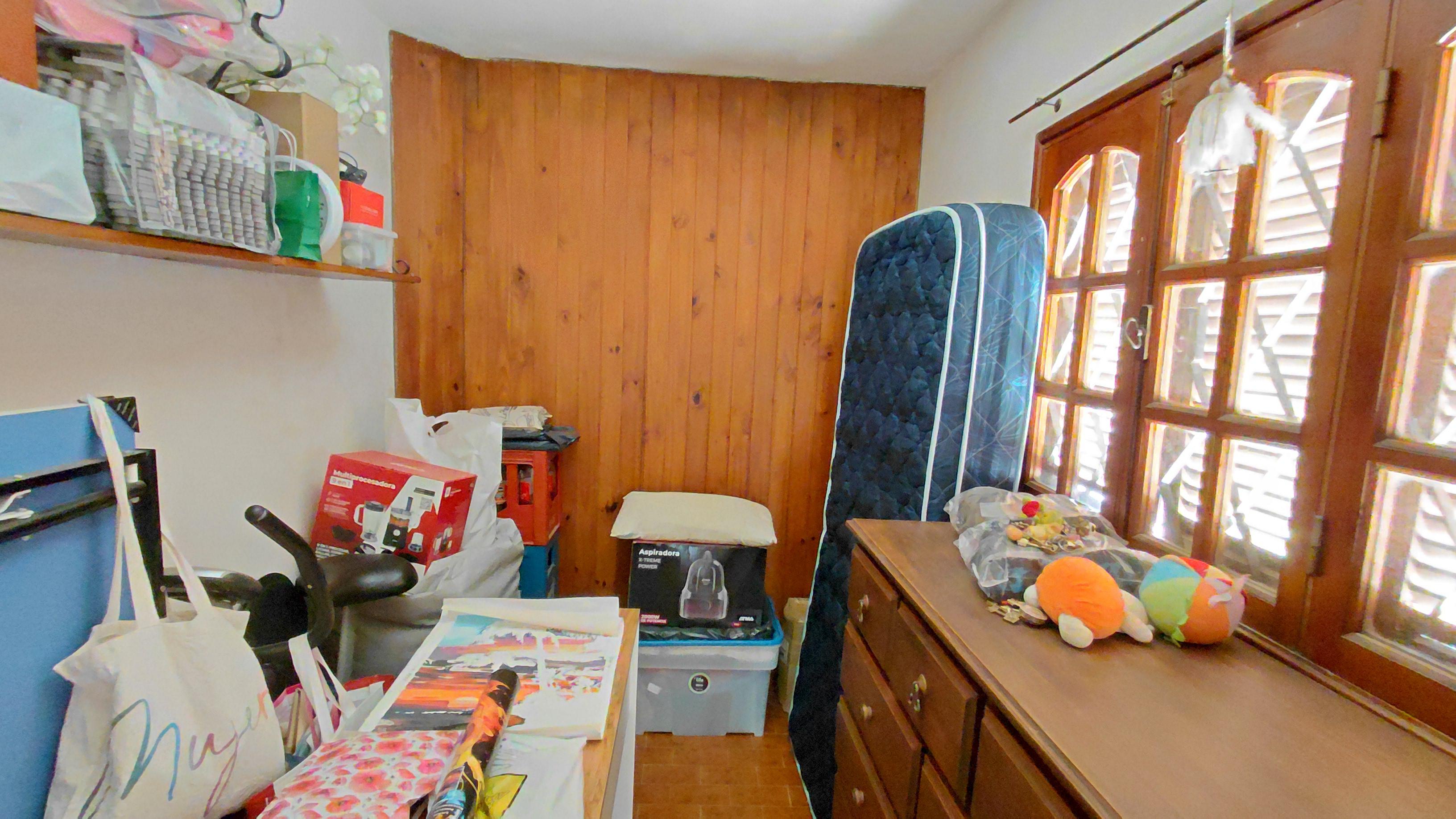 SALVATIERRA VENDE - CASA DE DOS DORMITORIOS-BARRIO JUNIORS-EXC.UBICAC-PATIO