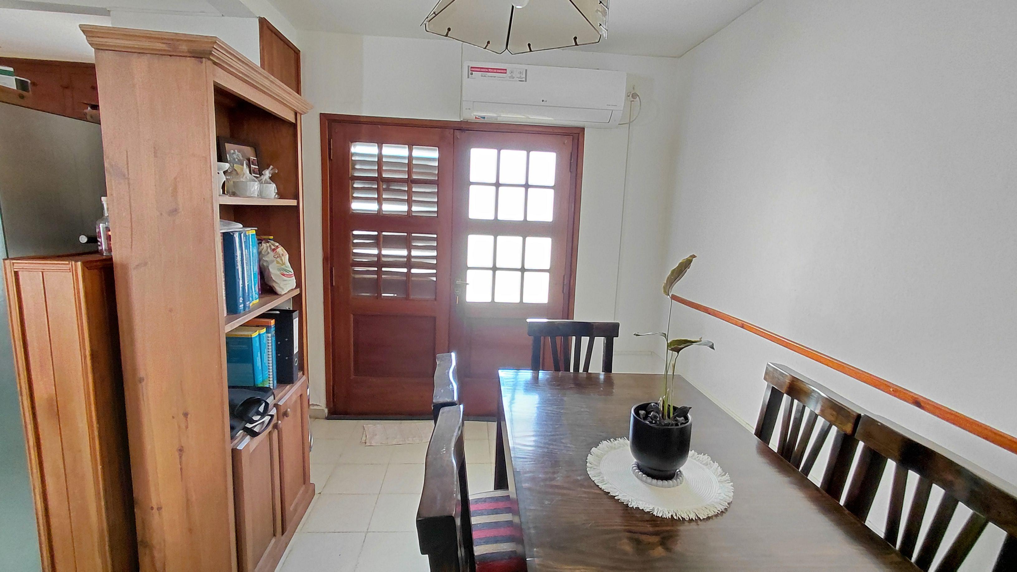 SALVATIERRA VENDE - CASA DE DOS DORMITORIOS-BARRIO JUNIORS-EXC.UBICAC-PATIO