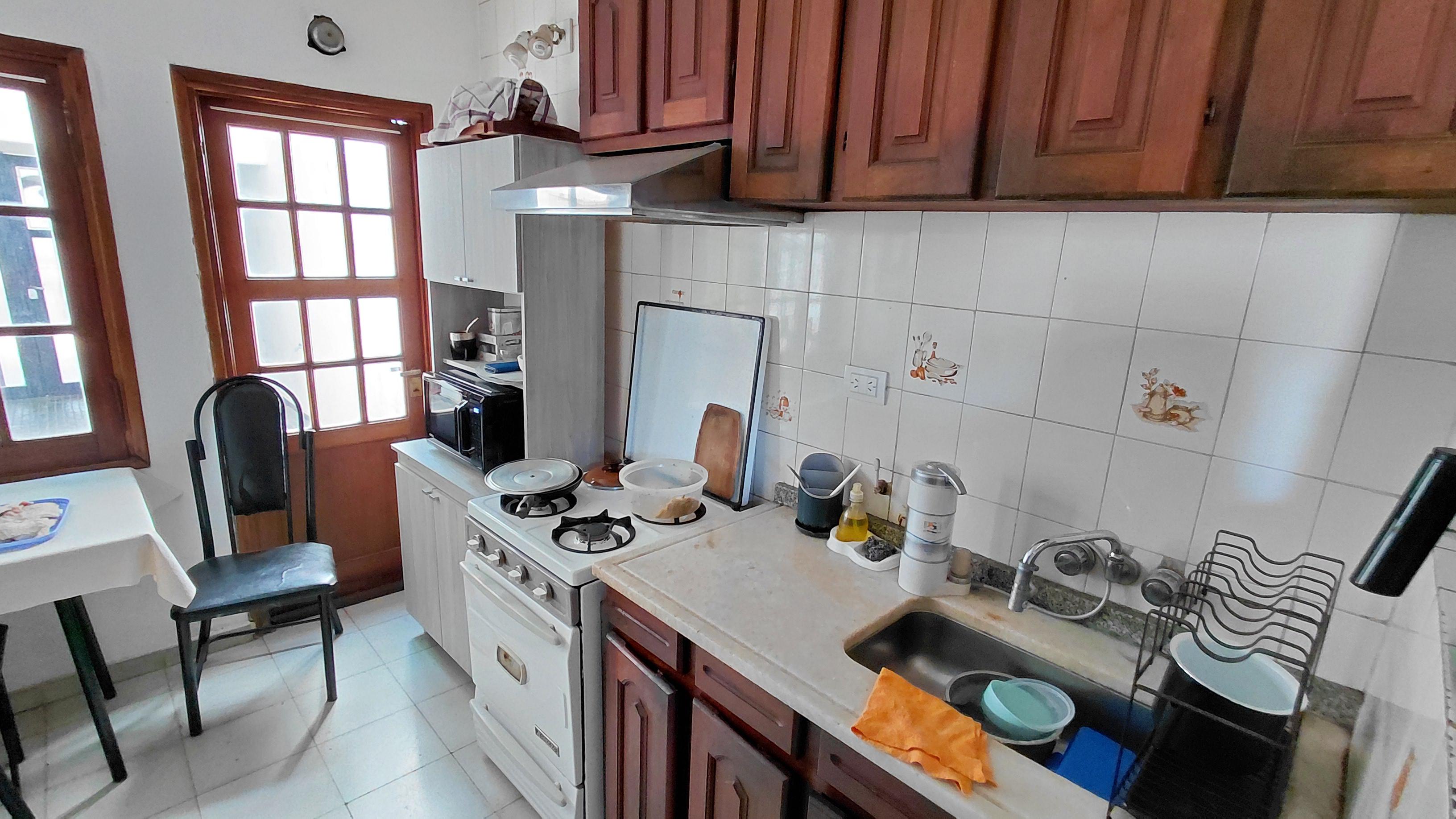 SALVATIERRA VENDE - CASA DE DOS DORMITORIOS-BARRIO JUNIORS-EXC.UBICAC-PATIO