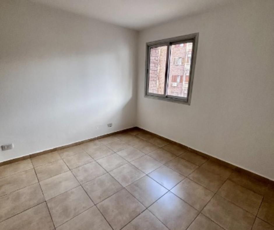 Alquilo depto 2 dorm, cplacard. B Alberdi.