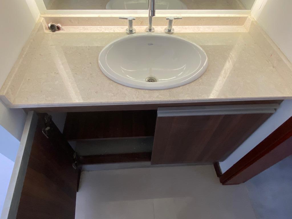 ALQUILER Housing Casa Dúplex tres dormitorios tres baños dos Cocheras SEGURIDAD