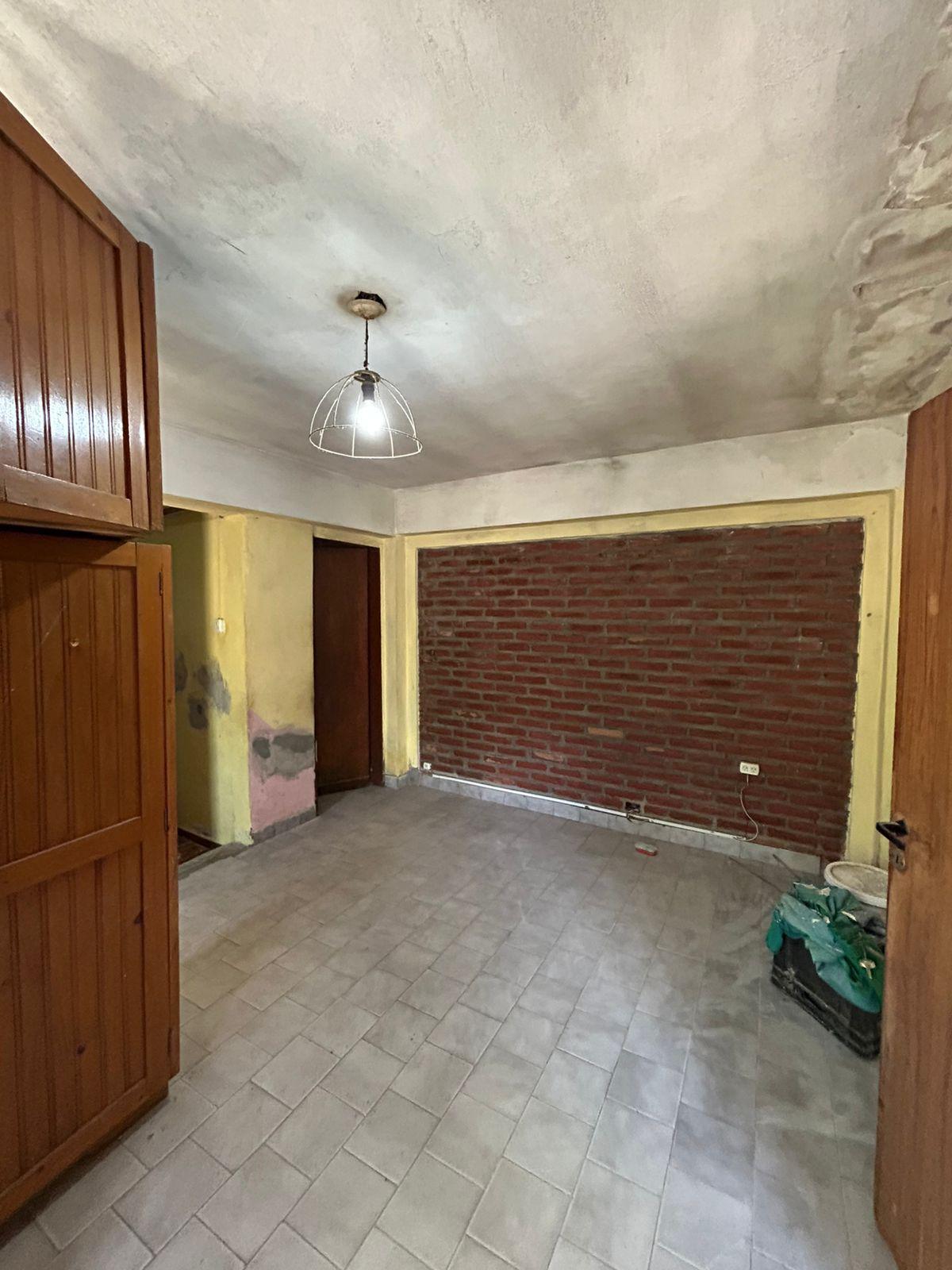 SE ALQUILA CASA DE UN DORMITORIO CON VESTIDOR Y OPCIONAL MONOAMBIENTE AL FRENTE A 2 CUADRAS DEL CENTRO EN CAPILLA DEL MONTE. PVCIA DE CÓRDOBA.