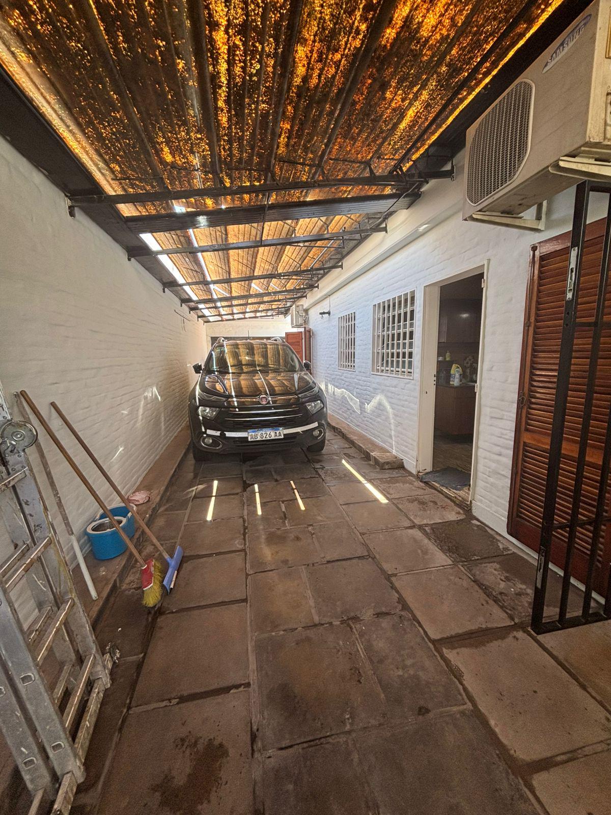 Se alquila casa en Barrio Panamericano