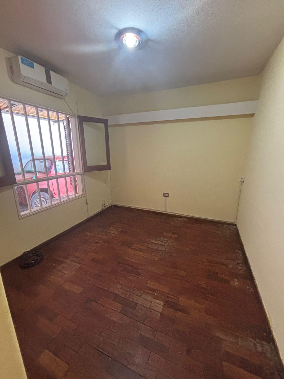 Se alquila casa en Barrio Panamericano