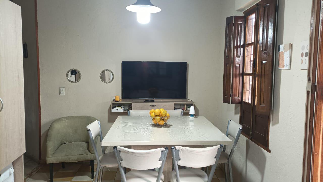 Casa con Quincho y Pileta