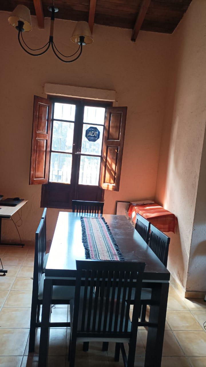 Casa con Quincho y Pileta