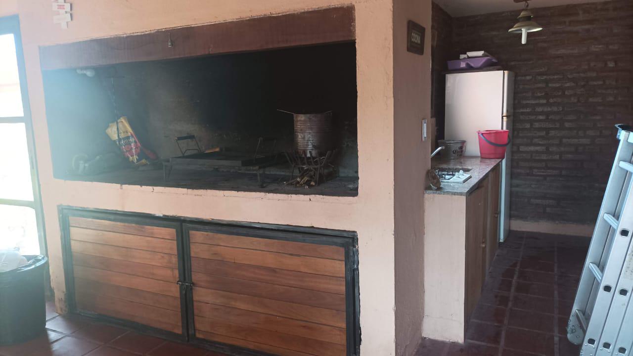 Casa con Quincho y Pileta