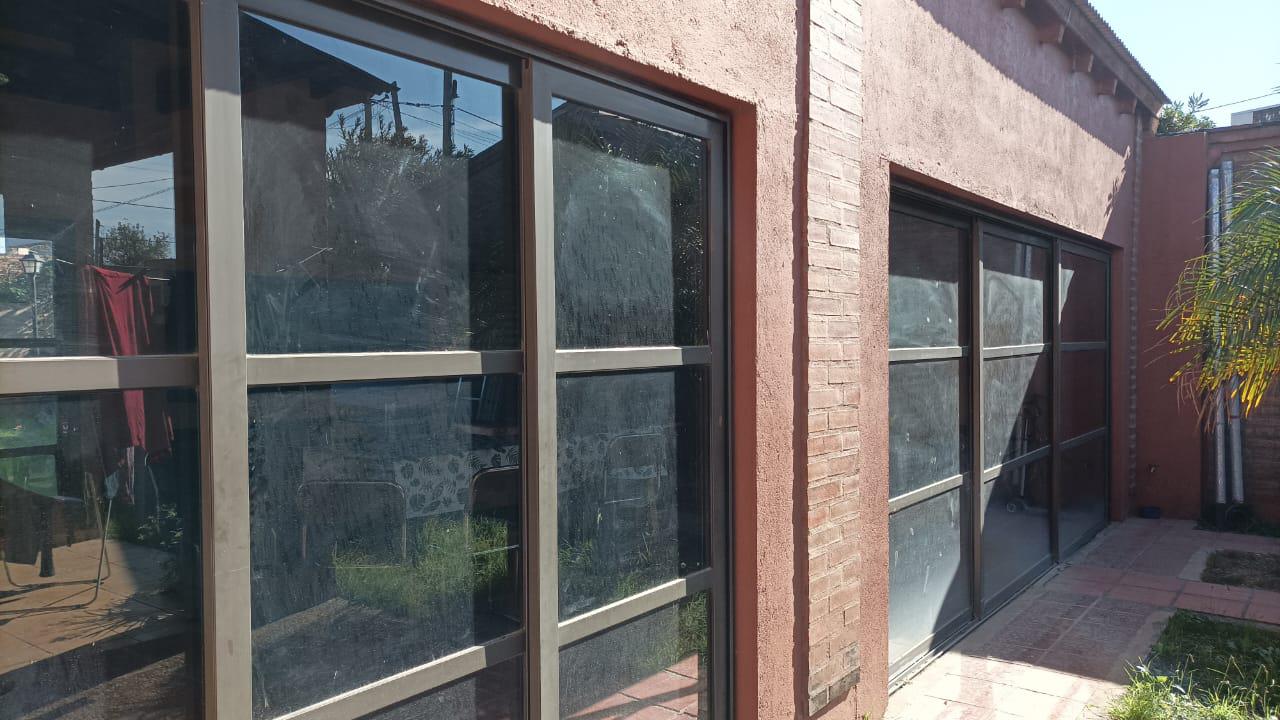 Casa con Quincho y Pileta