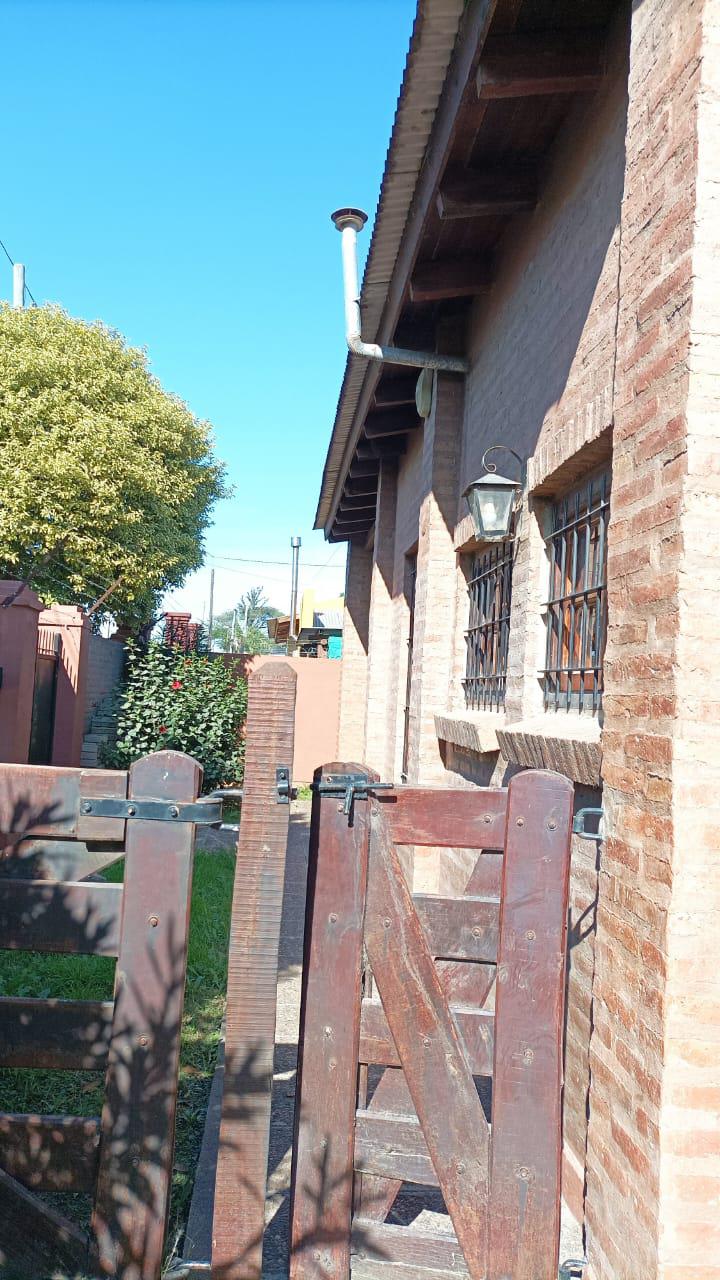 Casa con Quincho y Pileta