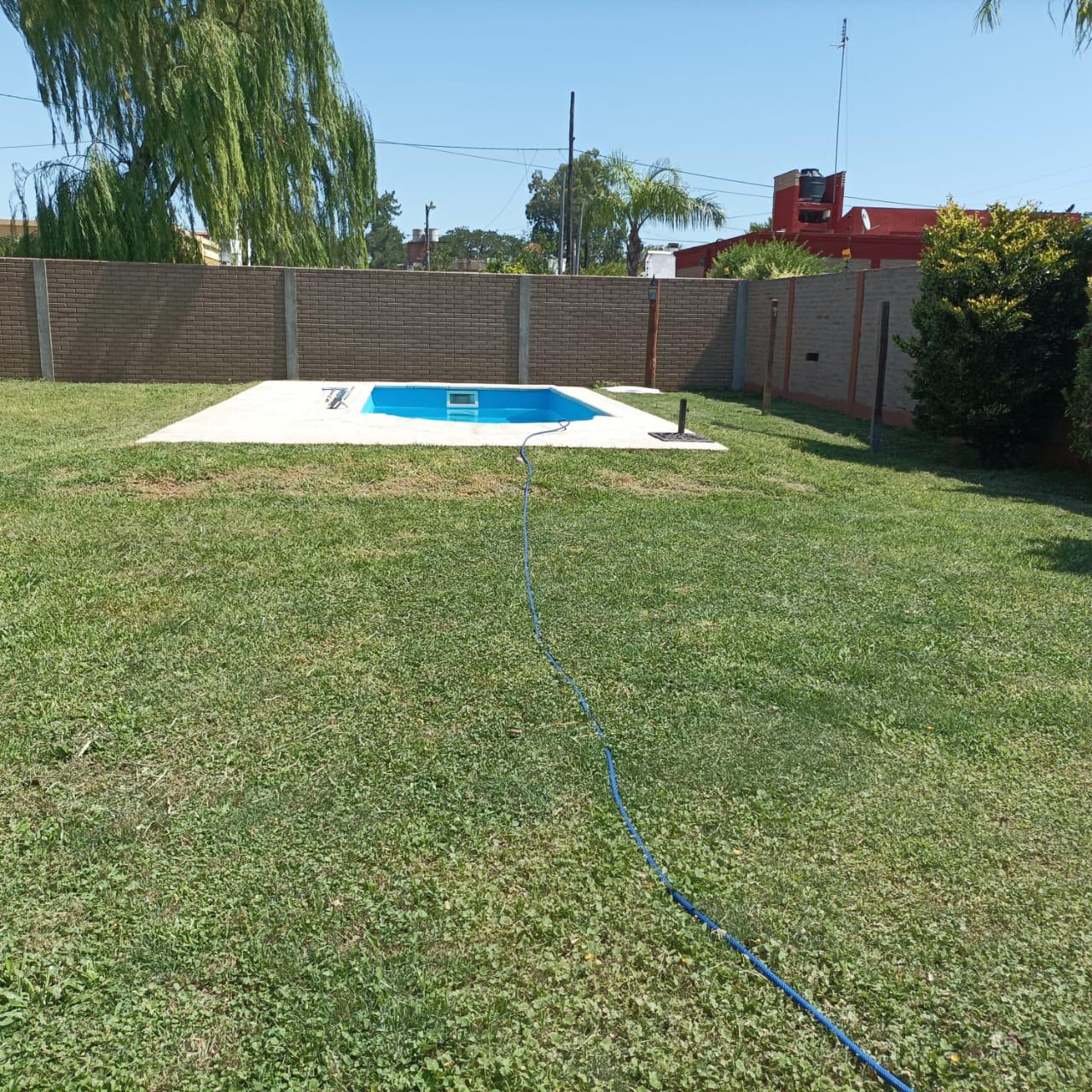 Casa con Quincho y Pileta