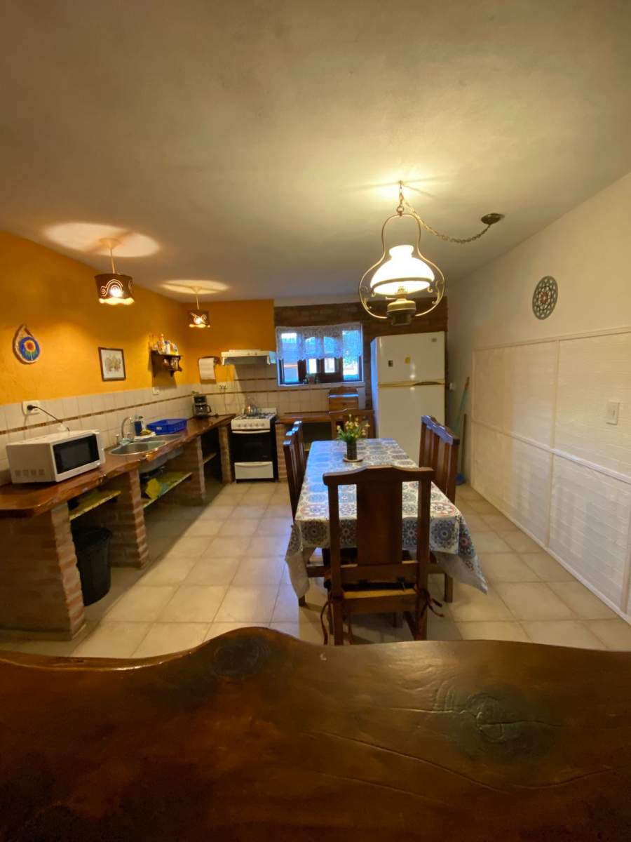 Venta de dos casas amplias con pileta!! Todos los servicios, Escritura!!!