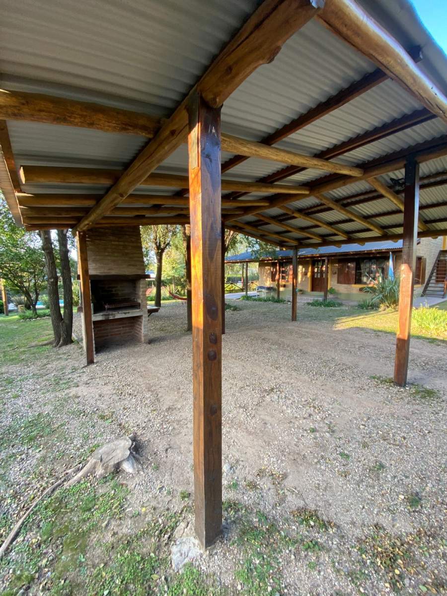 Venta de dos casas amplias con pileta!! Todos los servicios, Escritura!!!