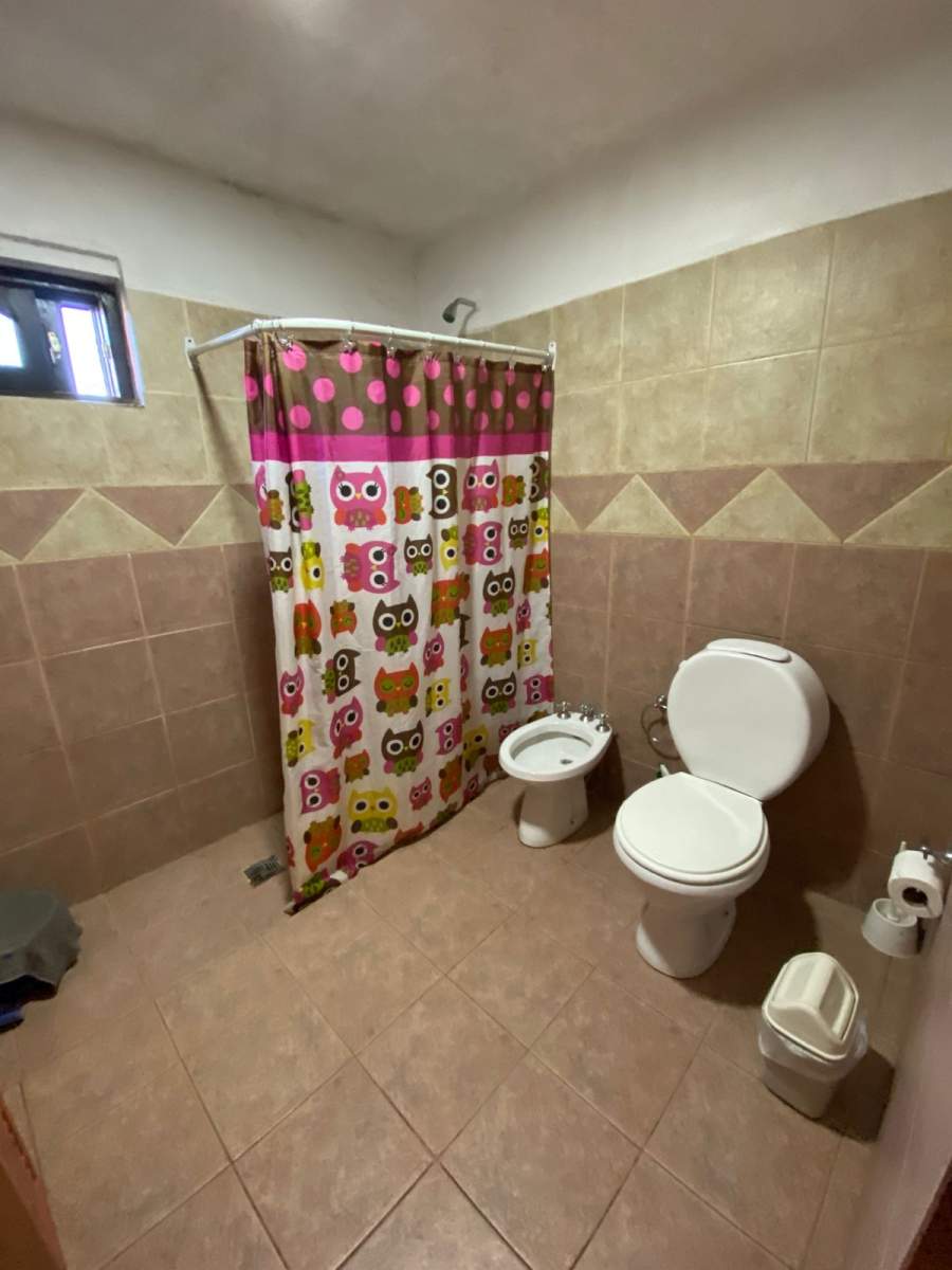 Venta de dos casas amplias con pileta!! Todos los servicios, Escritura!!!