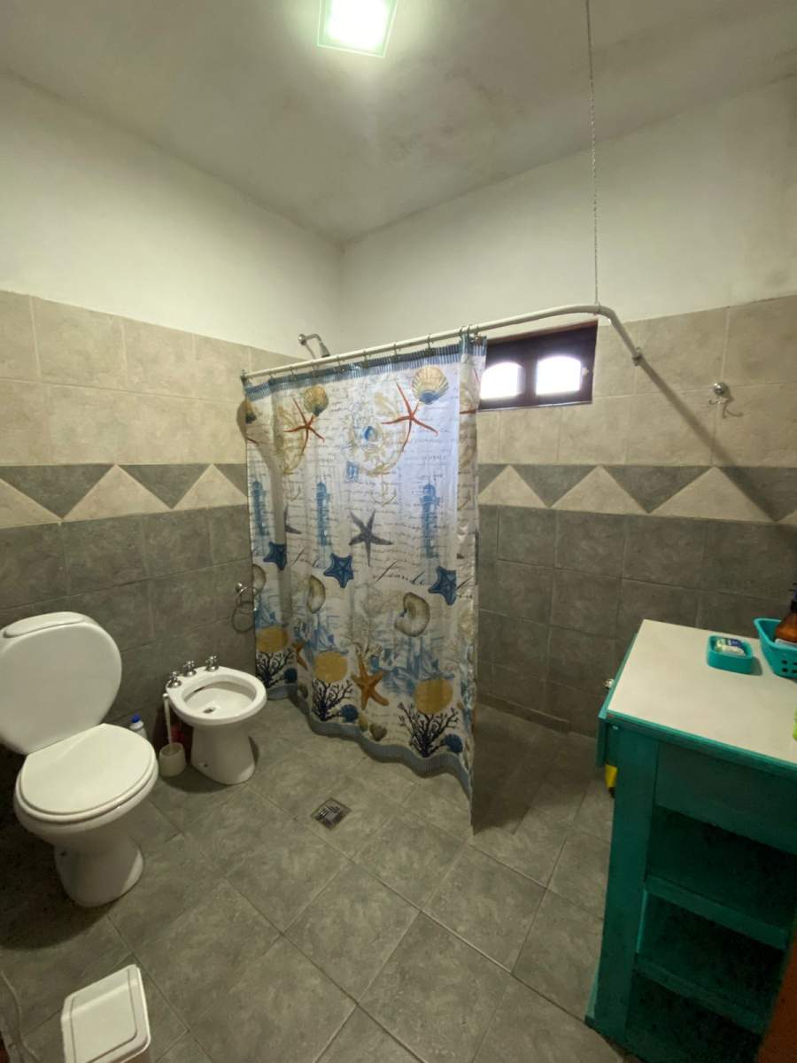 Venta de dos casas amplias con pileta!! Todos los servicios, Escritura!!!