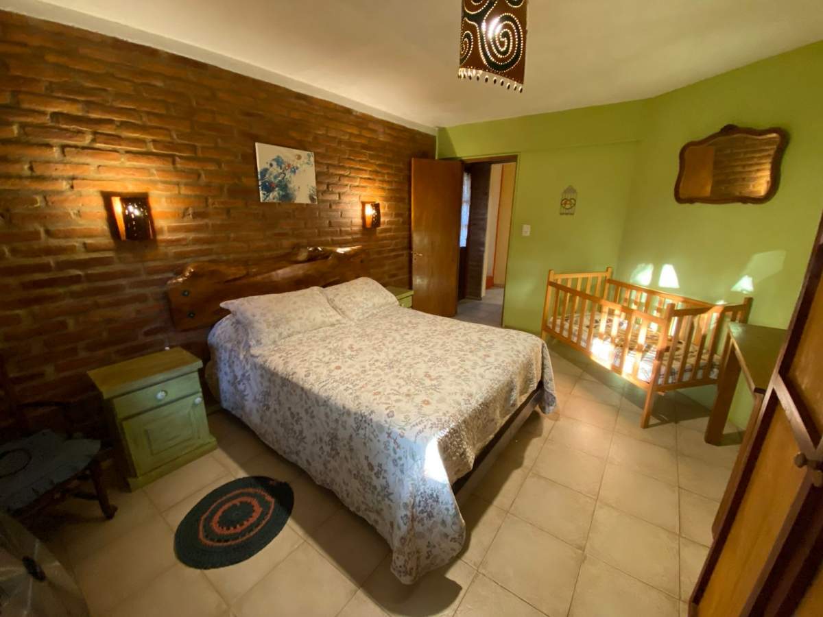 Venta de dos casas amplias con pileta!! Todos los servicios, Escritura!!!