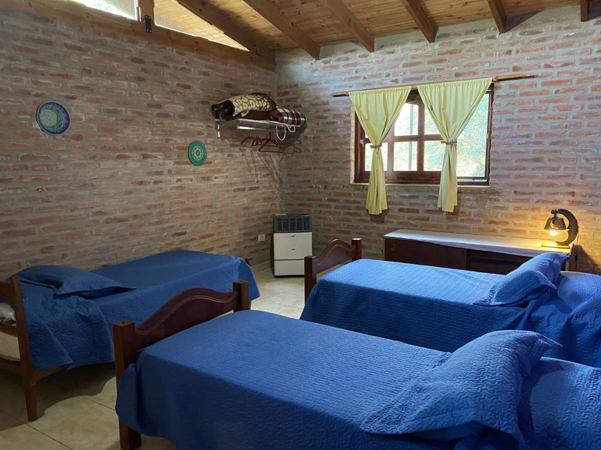 Venta de dos casas amplias con pileta!! Todos los servicios, Escritura!!!