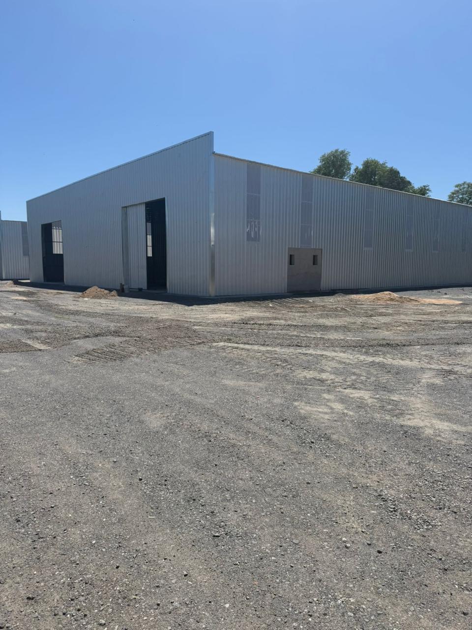 NAVE - GALPON EN ALQUILER ZONA SUR CAMINO SAN CARLOS CON SEGURIDAD