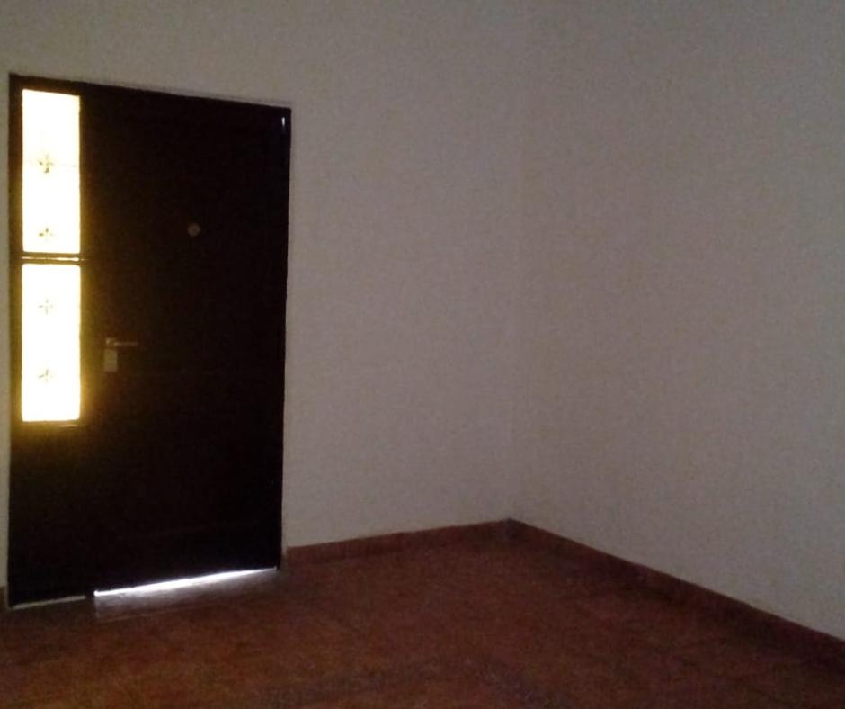 Alquilo casa 2 dorm. c cochera. Observatorio.