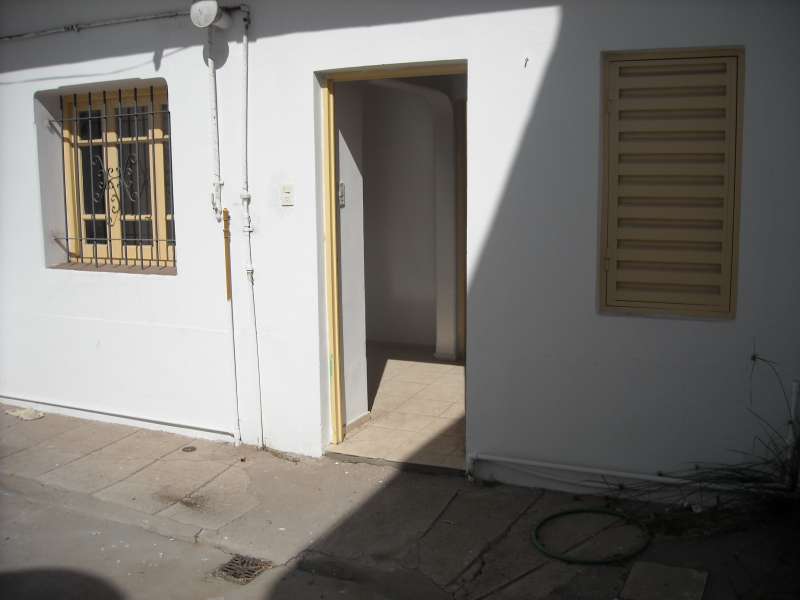 B Alberdi . A mtrs. de Duarte Quiros Alt. 2300 . 2 dormitorio y medio .  Patio y Cochera