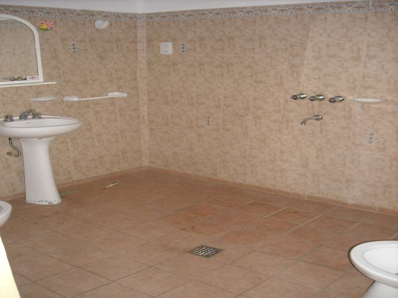 B Alberdi . A mtrs. de Duarte Quiros Alt. 2300 . 2 dormitorio y medio .  Patio y Cochera