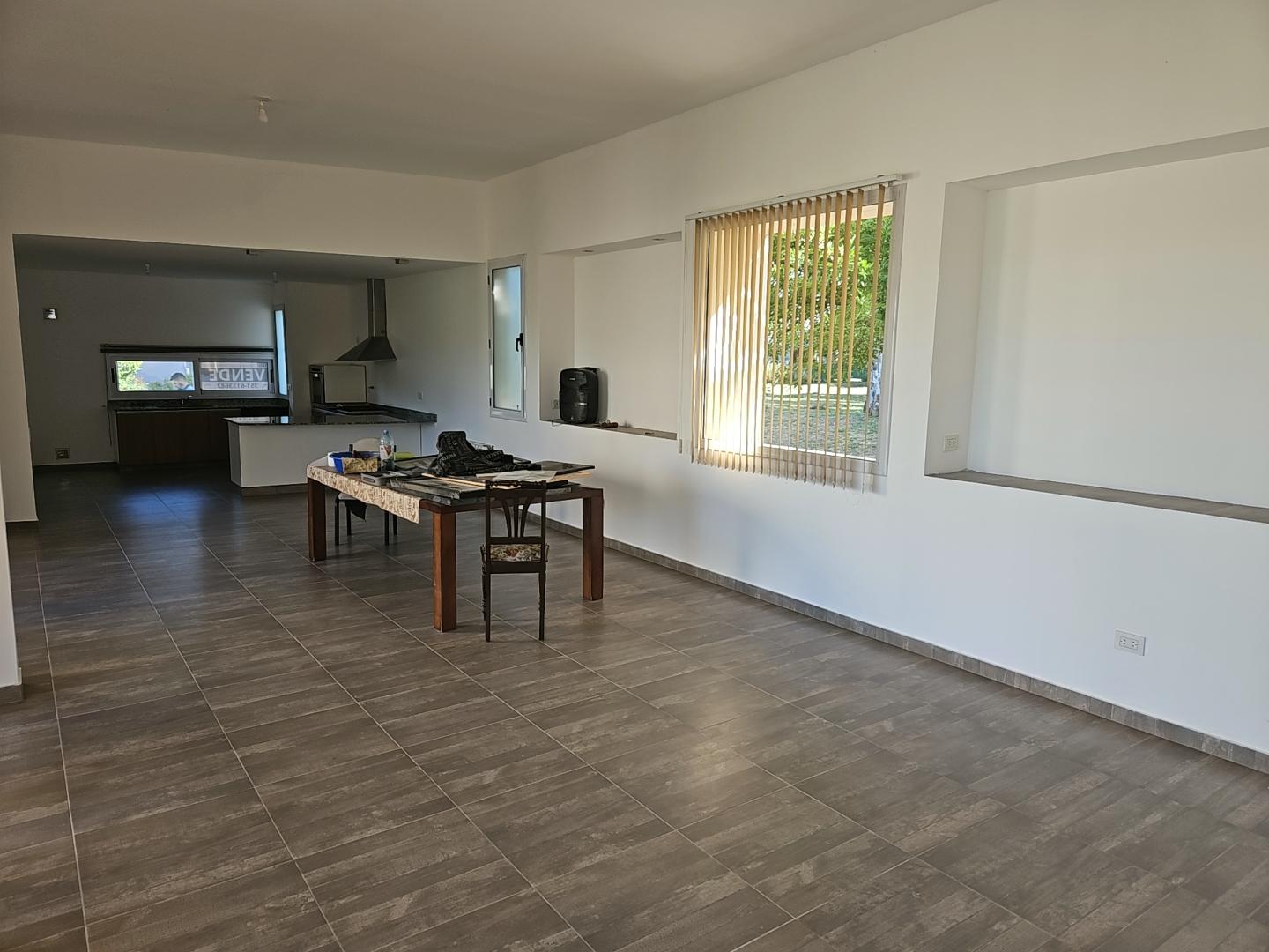 Fincas 2 Excelente Casa Esquina. U$S480.000.- Se recibe propiedad en parte de pago