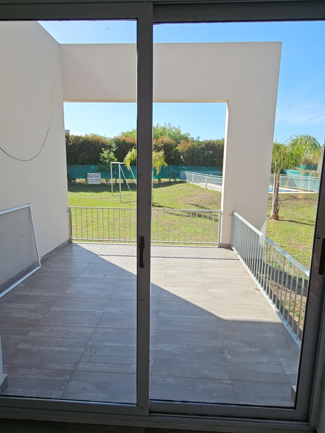 Fincas 2 Excelente Casa Esquina. U$S480.000.- Se recibe propiedad en parte de pago