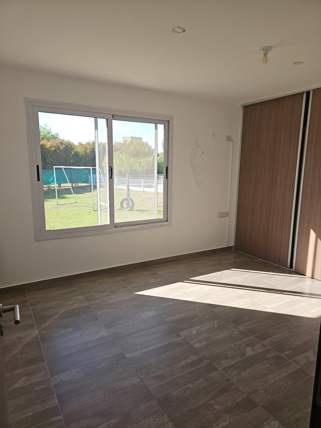 Fincas 2 Excelente Casa Esquina. U$S480.000.- Se recibe propiedad en parte de pago