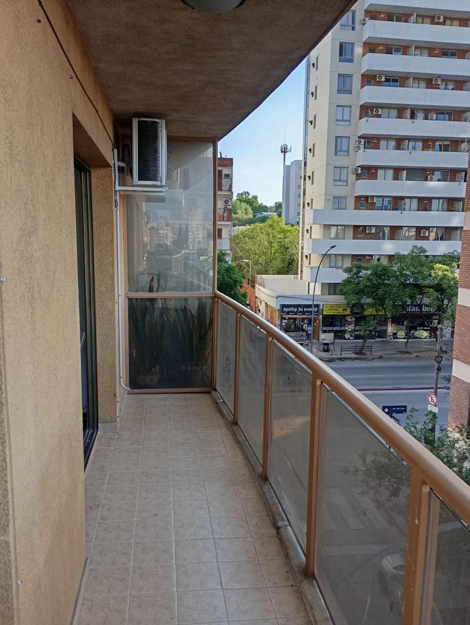 ALQUILER ANUAL EN BV SAN JUAN 670 1 DORMI AMOBLADO