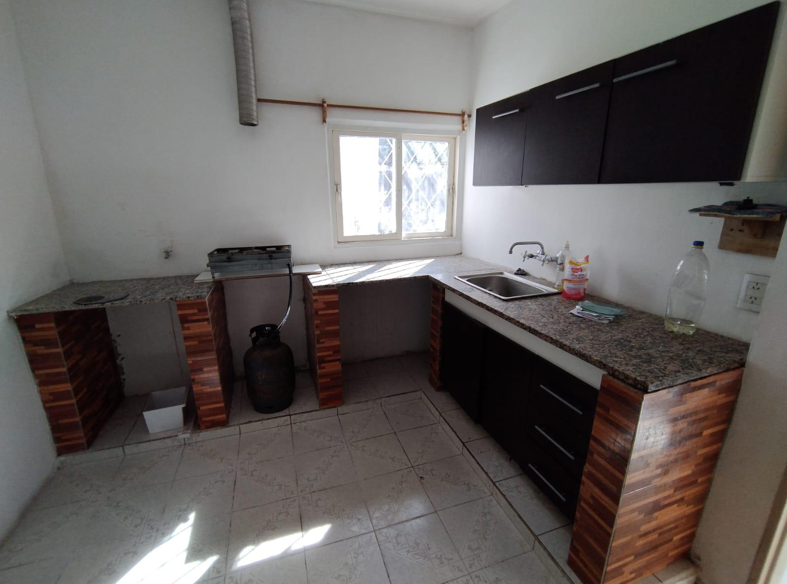 SE ALQUILA CASA EN B SARMIENTO