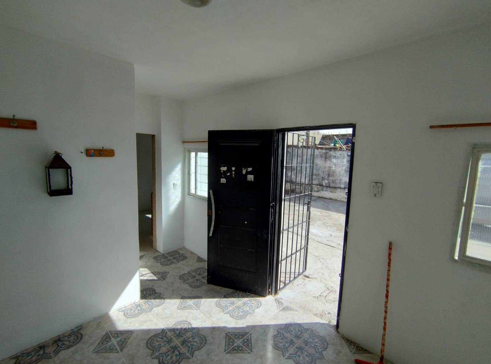 SE ALQUILA CASA EN B SARMIENTO