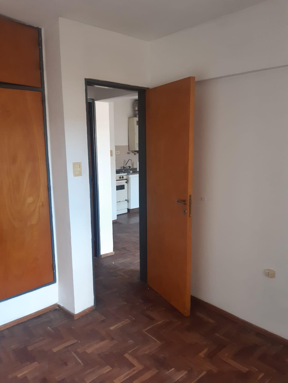 ALQUILO B Alberdi departamento