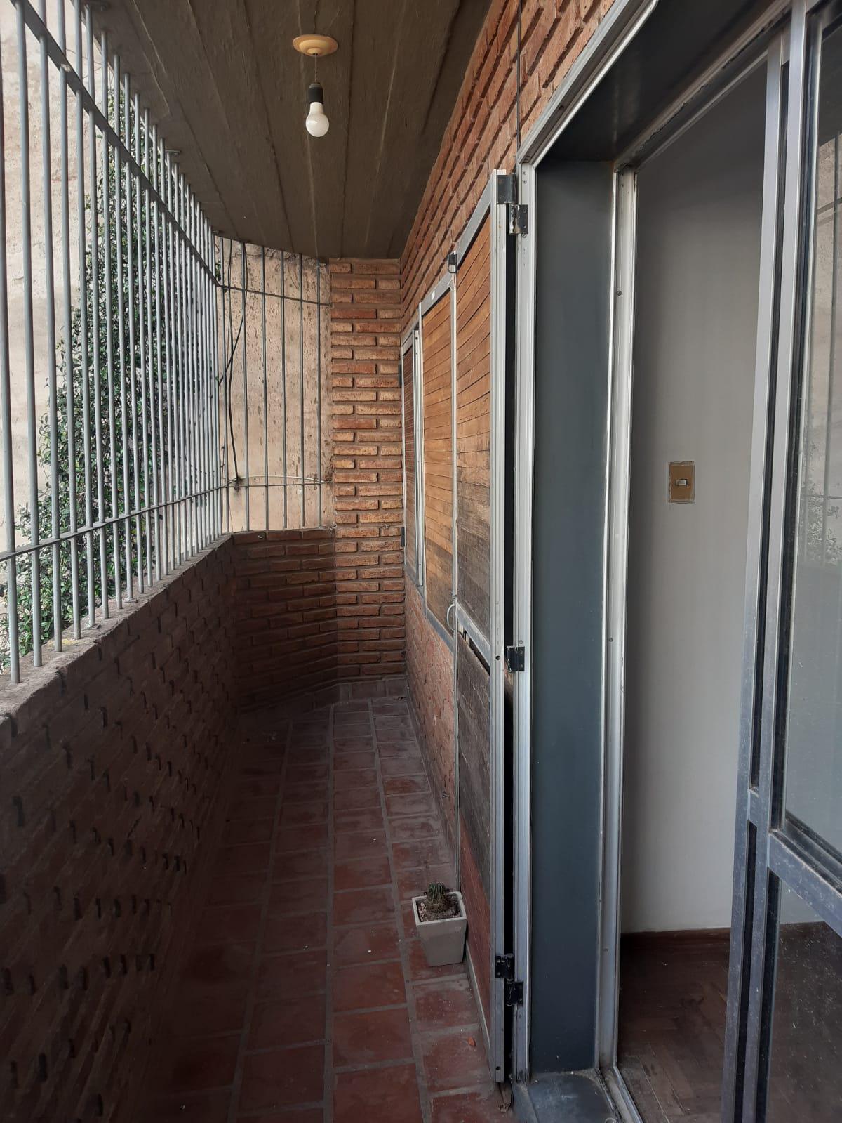 ALQUILO B Alberdi departamento