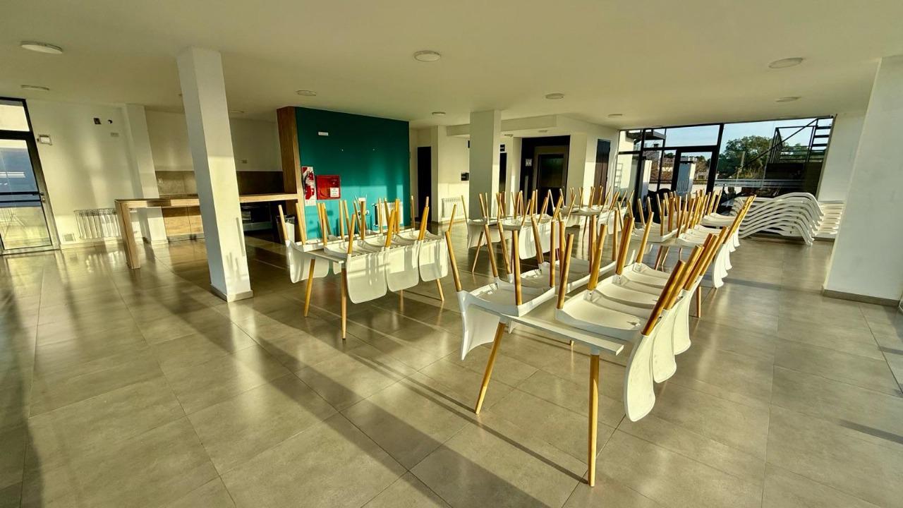 VENTA DEPARTAMENTO 1 DORMITORIO Y COCHERA-CENTRO -CARLOS PAZ