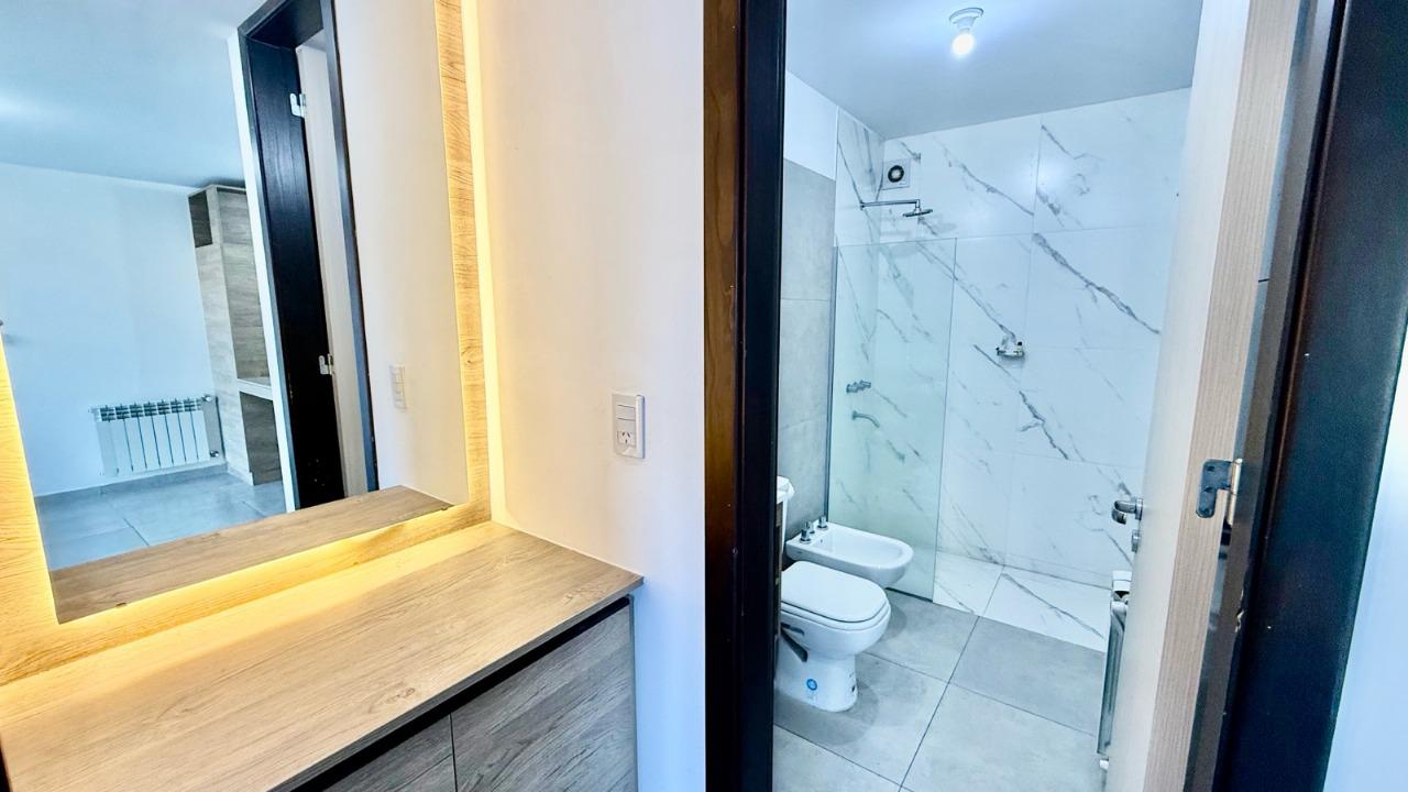 VENTA DEPARTAMENTO 1 DORMITORIO Y COCHERA-CENTRO -CARLOS PAZ